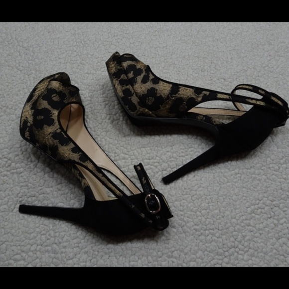 Nine West Ankle Strap Peep Toe Heels Size 8.5 - Picture 5 of 8